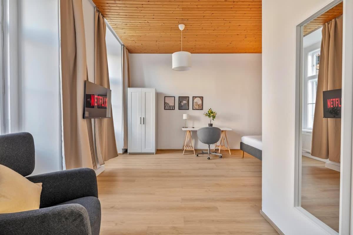 & Quiet 3rd District Walk Sights Apartment Wien